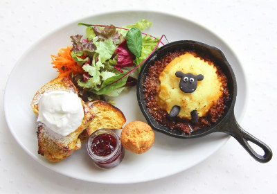 Shaun the Sheep Farm Cafe with Sunday Brunch